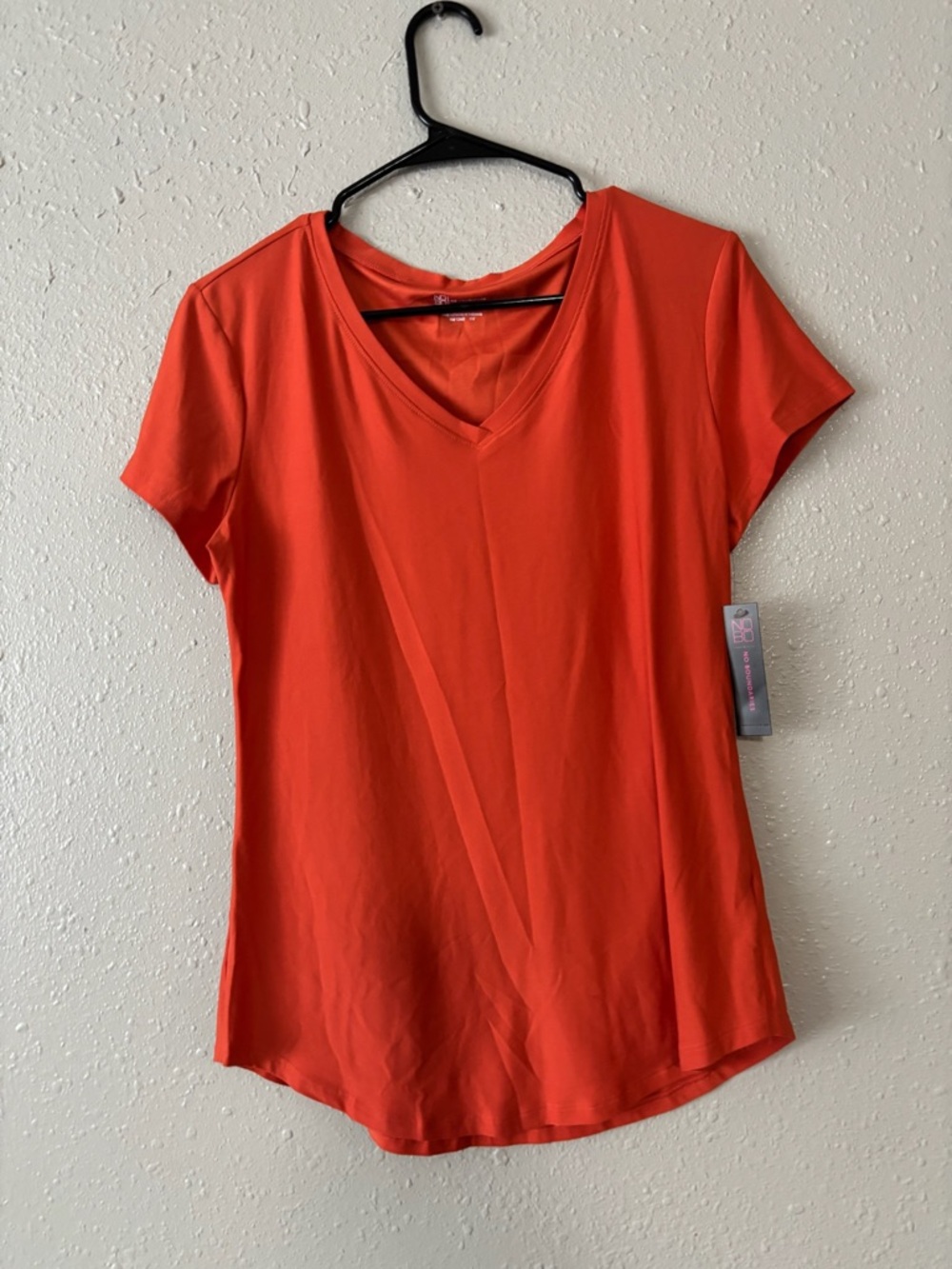 No Boundaries Women's Short Sleeve V-Neck Tee in Bright Orange